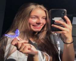 Eva promotes several things like Nova Shine Smile through her Instagram and other social media platforms.